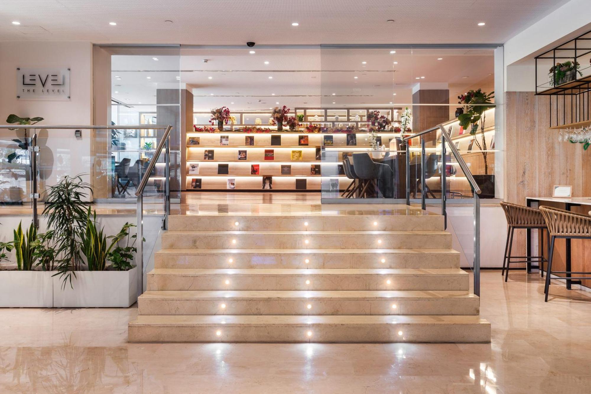 Meliá Hotel 4*